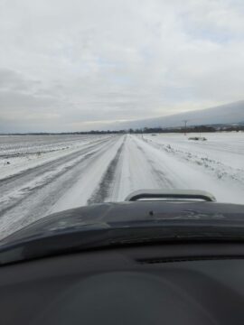 Takto dnes vyzerala cesta medzi obcami Drahovce - Pie&scaron;ťany.
