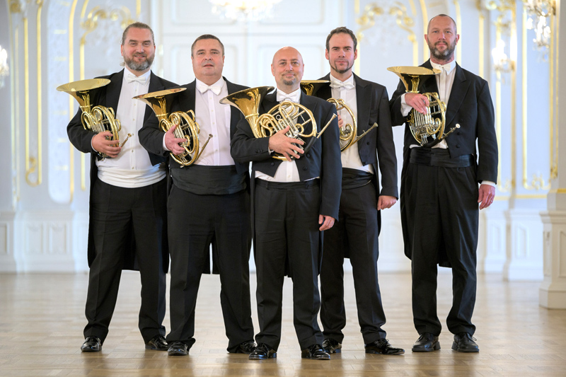 Sedemdesiaty prvý ročník music festivalu Piešťany otvoria 15. mája už tradične
na terase Domu umenia slávnostné fanfáry v podaní Corni di Bratislava.